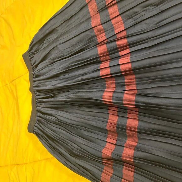 Zara Navy & Cranberry Pleated Chic Color Block Flowy Midi Skirt Size Small - Picture 6 of 9